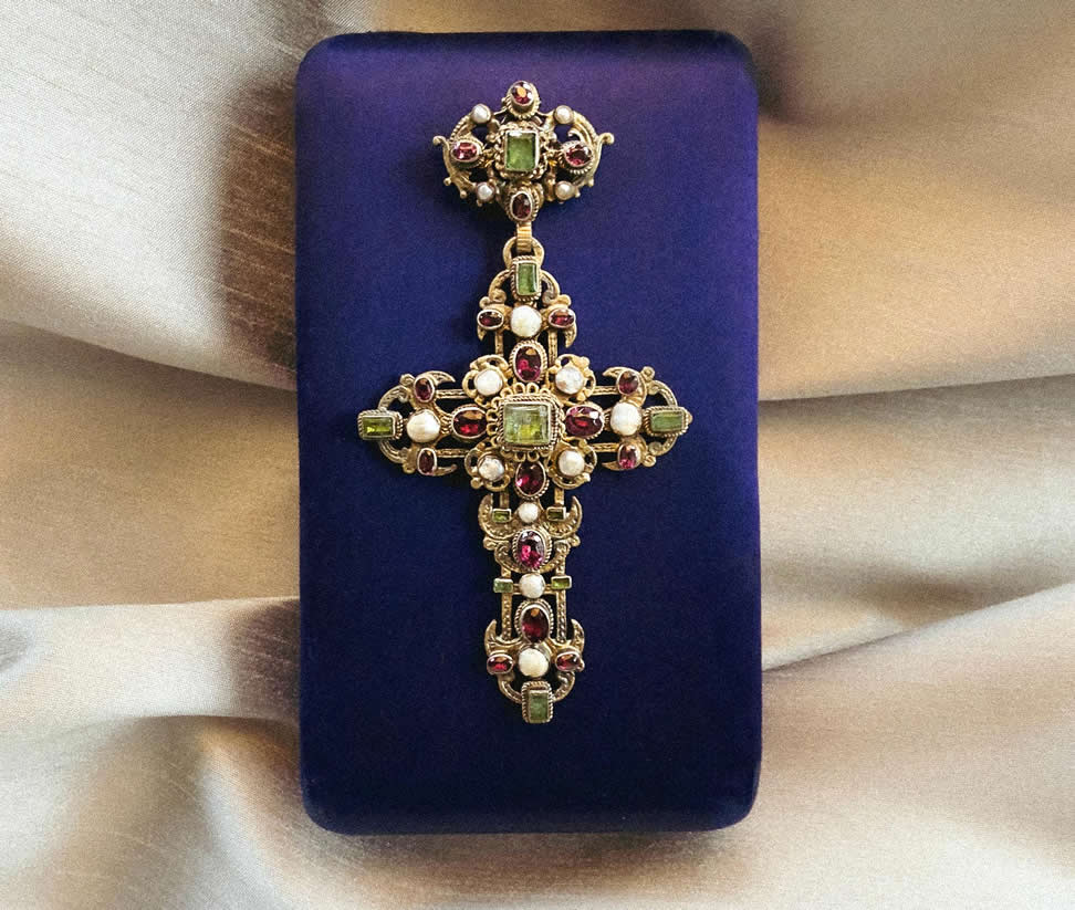 tasacion de joyas antiguas cruz astrohungara